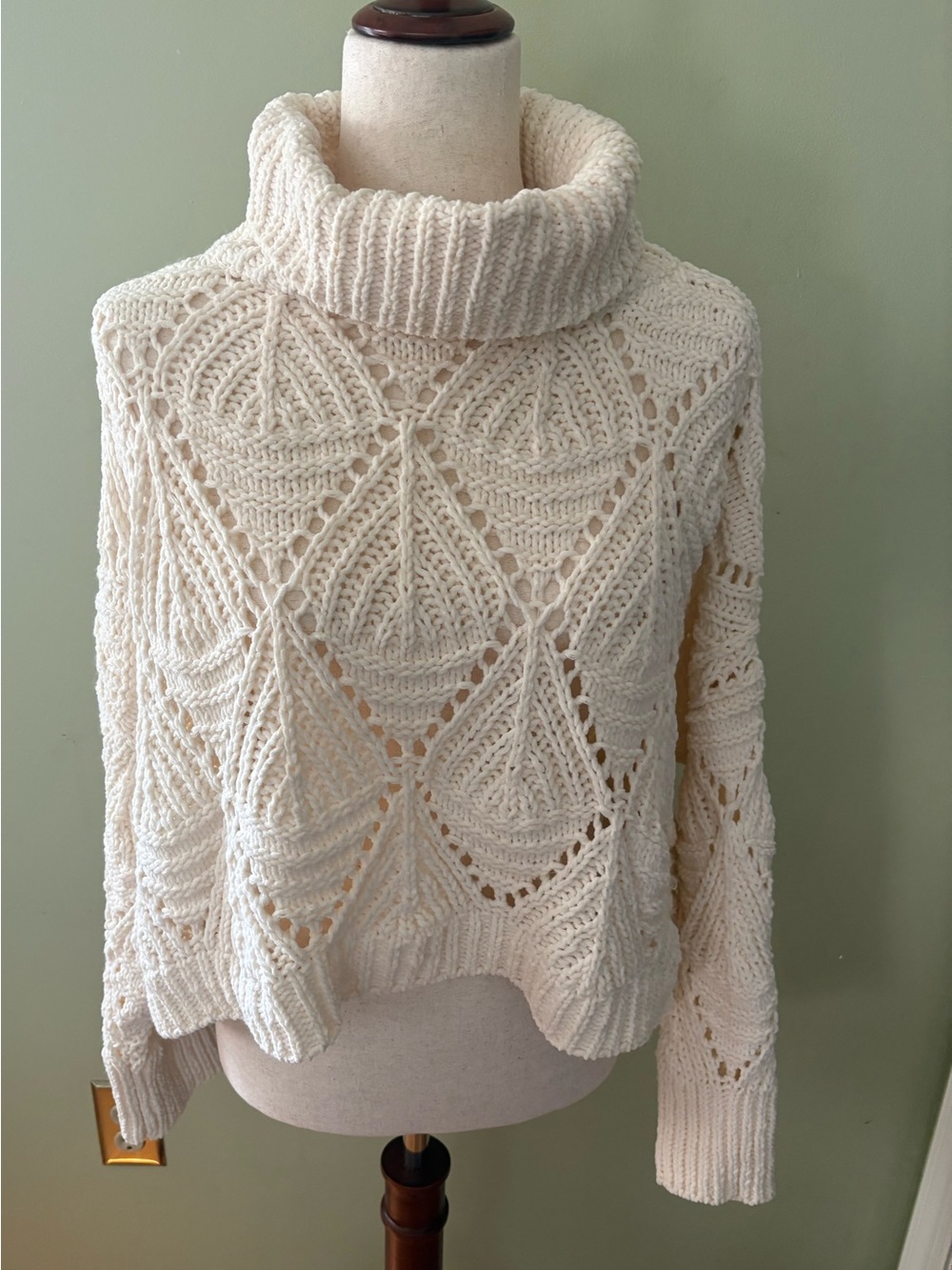 POL Open-Work Cable-Knit Cropped Turtleneck Sweater. Cream Size Small. Nice!